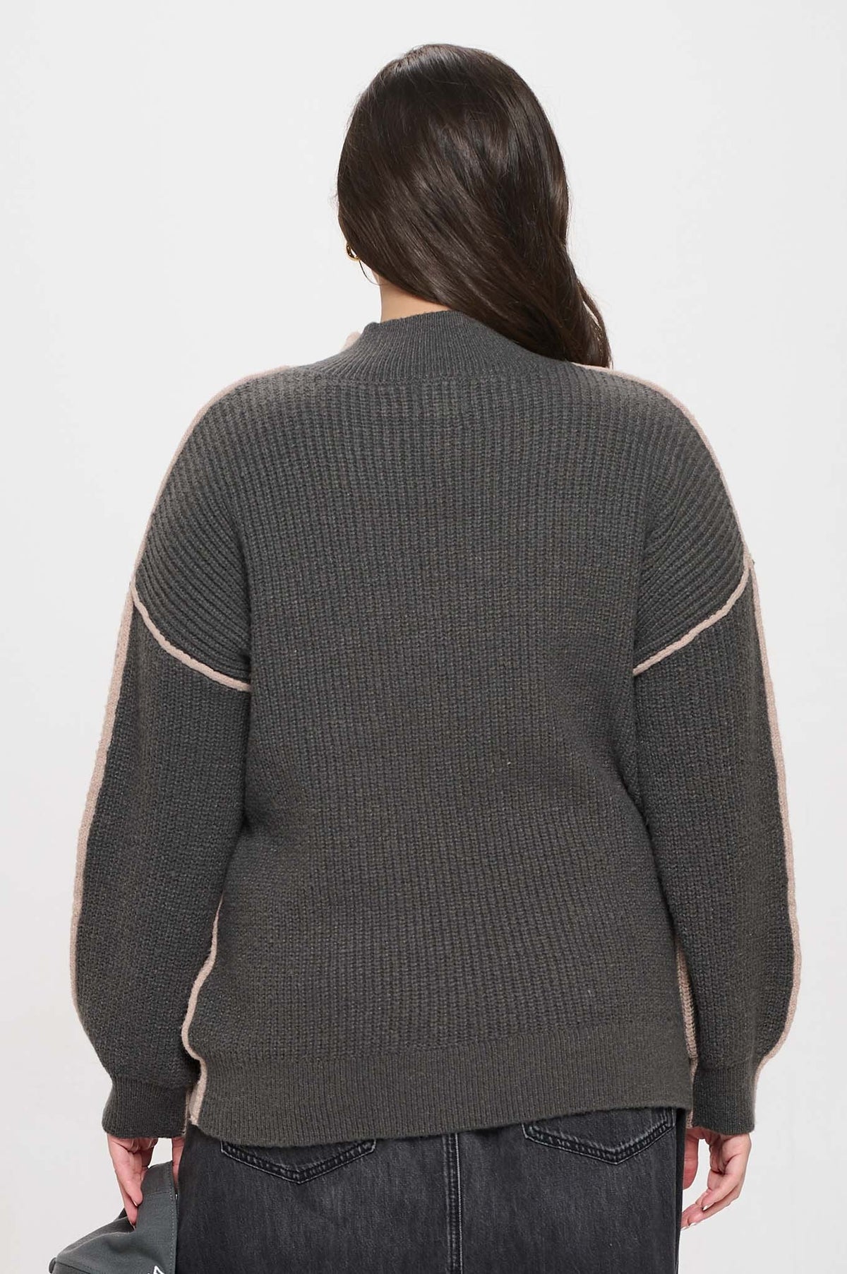 Color Block Mock Neck Curve Sweater